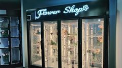 ফ্রেশ ফুল ভেন্ডিং মেশিন, ফ্রিজে স্বচ্ছ লকার।