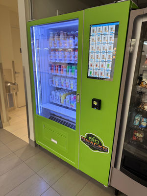 ধাতু ফ্রেম স্ব-পরিষেবা ভেন্ডিং মেশিন W1280mm*D830mm*H1930mm থিম পার্ক এবং চিড়িয়াখানার জন্য অপরিহার্য